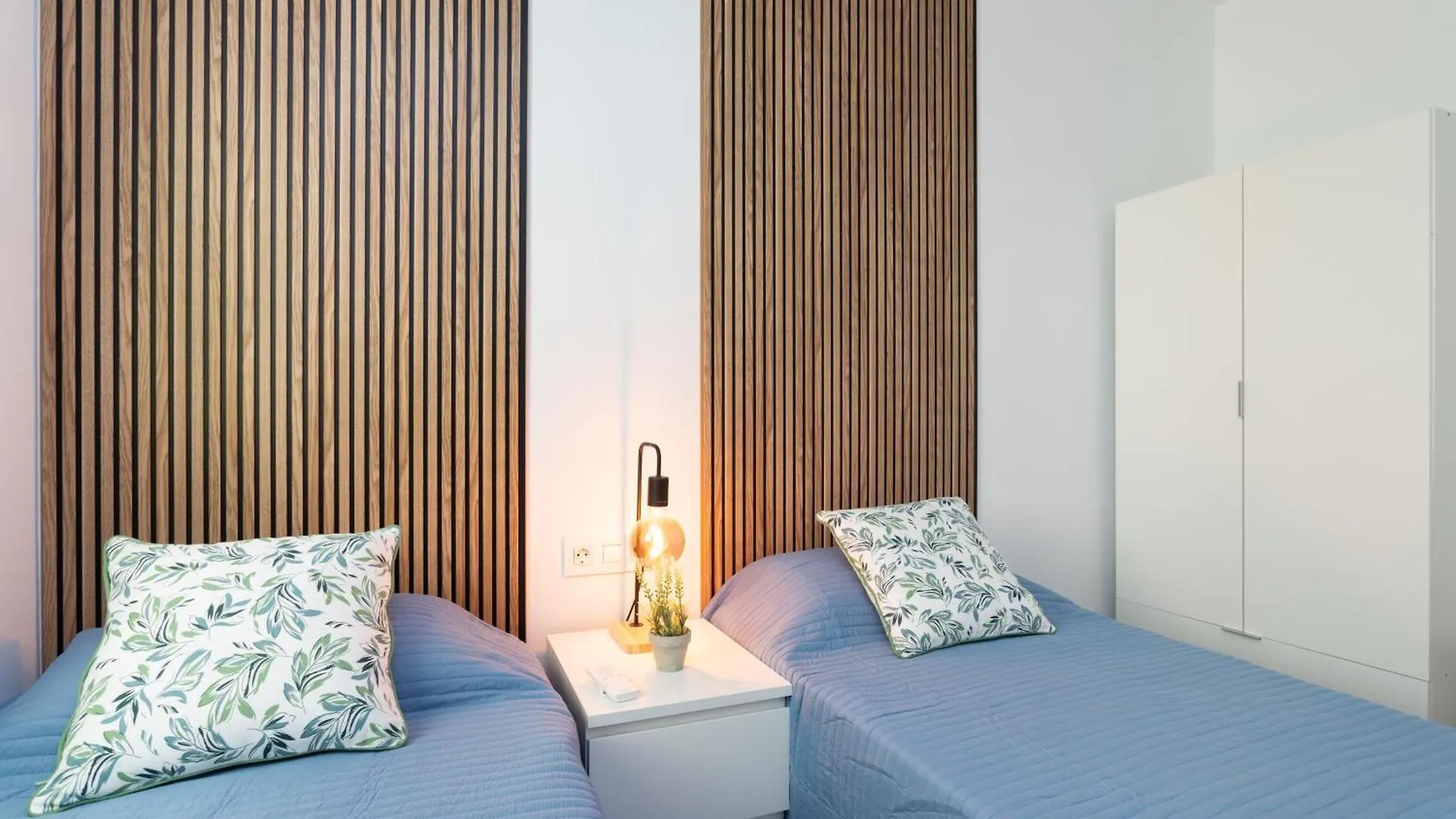 Apartment Home2Book Vibrant & Trendy Apt Santa Cruz Center
