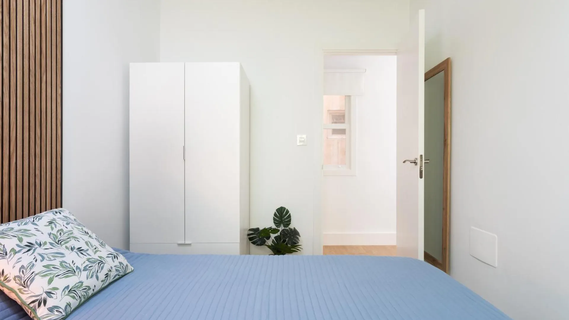 Home2Book Vibrant & Trendy Apt Santa Cruz Center Apartment