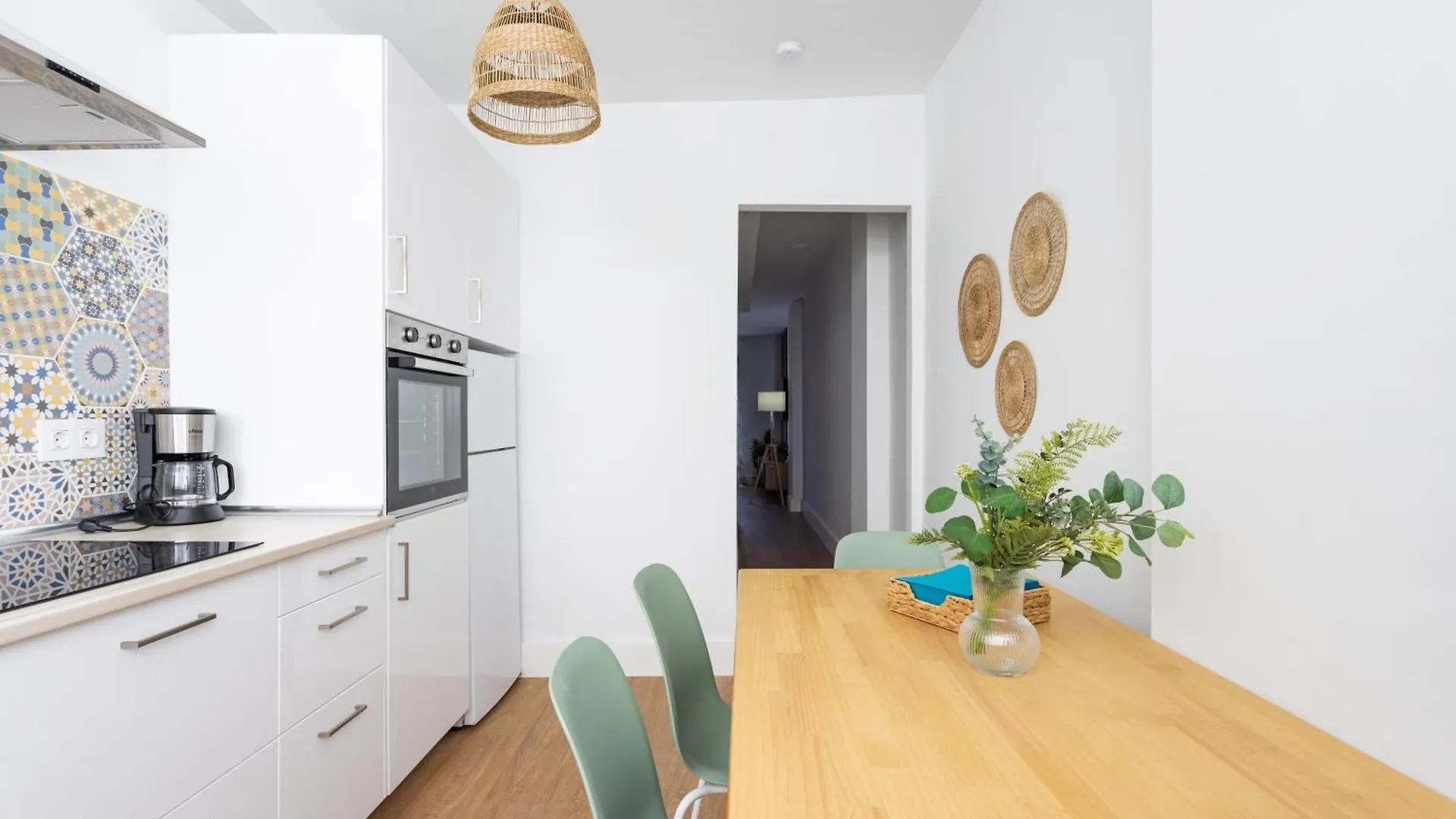 Home2Book Vibrant & Trendy Apt Santa Cruz Center Apartment